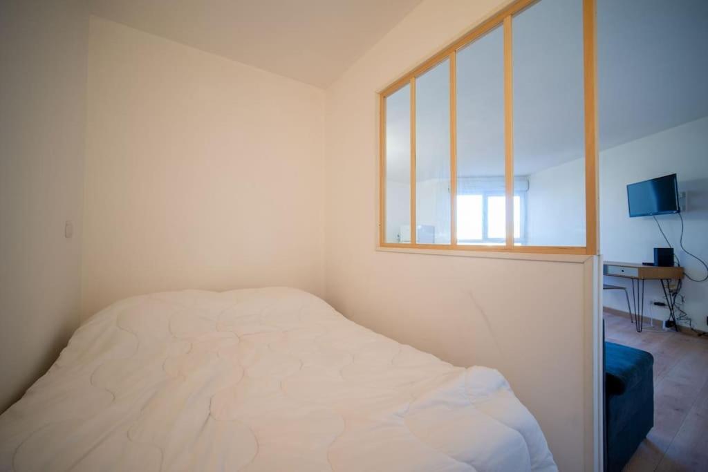 Fully Equipped 2 To 4 People St Charles Apartment *